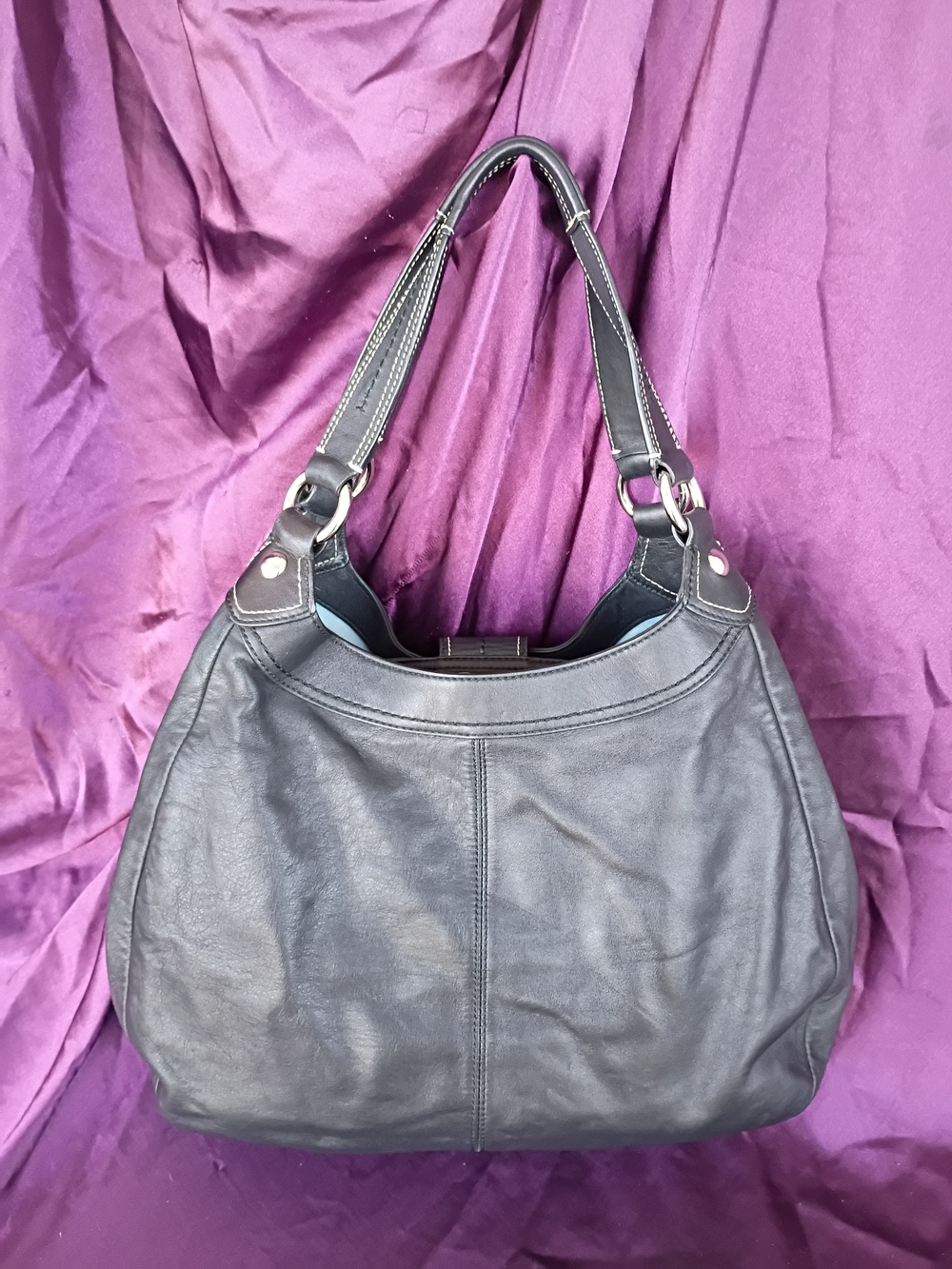 Coach Lynn Hobo Black Leather Shoulder Bag with Silver Buckle - Picture 2 of 11